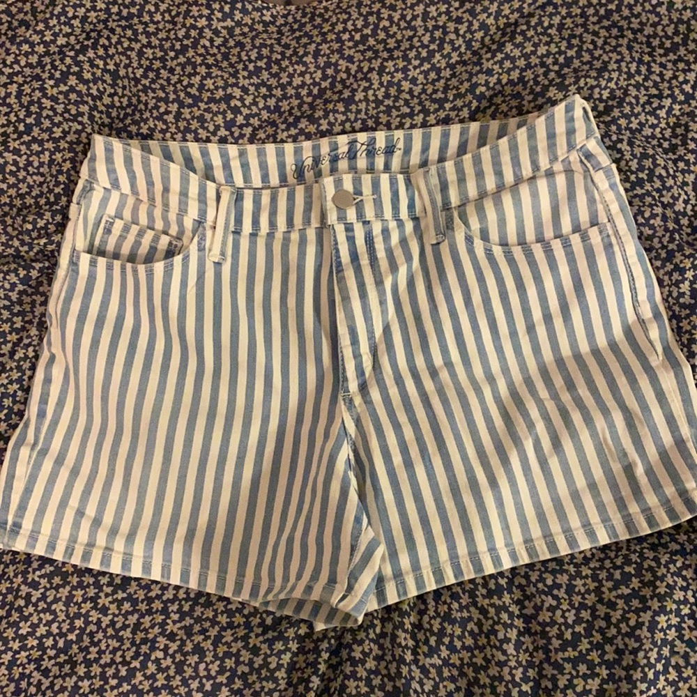 Universal Threads Stripped Shorts Size 12/31R